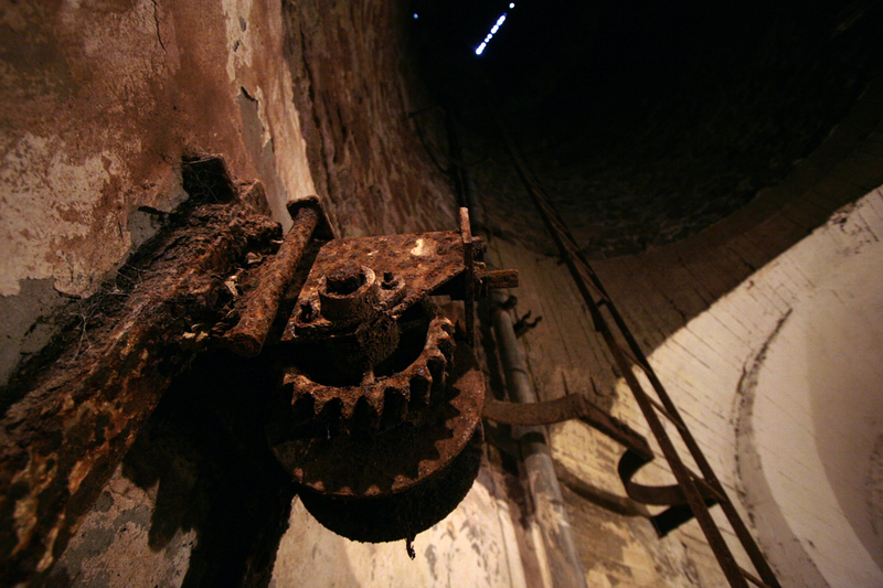 Illustration for article titled Inside the Caverns of Hungary's Abandoned Underground Coal Plant